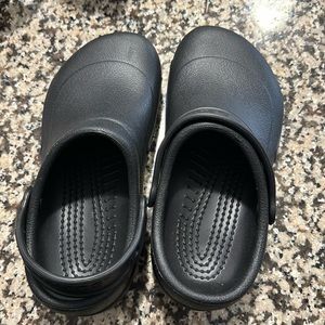 Black Crocs size 7